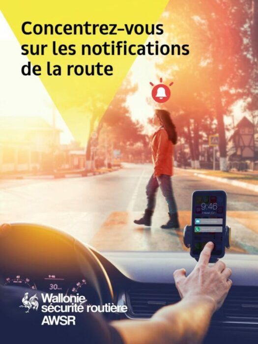 Téléphone en voiture : attention, un support est désormais obligatoire en  Belgique !