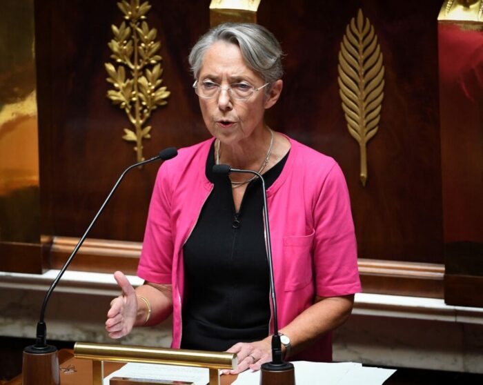 France  la Première ministre Elisabeth Borne lance le combat pour le