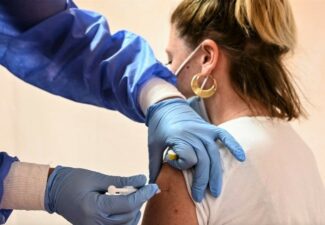 Medista et vaccins Covid : le gouvernement n’a pas payé le distributeur depuis 8 mois