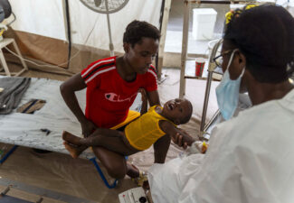 Suite à la hausse des épidémies de choléra, le monde fait face à une pénurie de vaccins