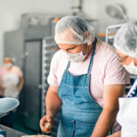 342.000 euros et un accompagnement professionnel à 15 associations engagées dans l’emploi de personnes précarisées