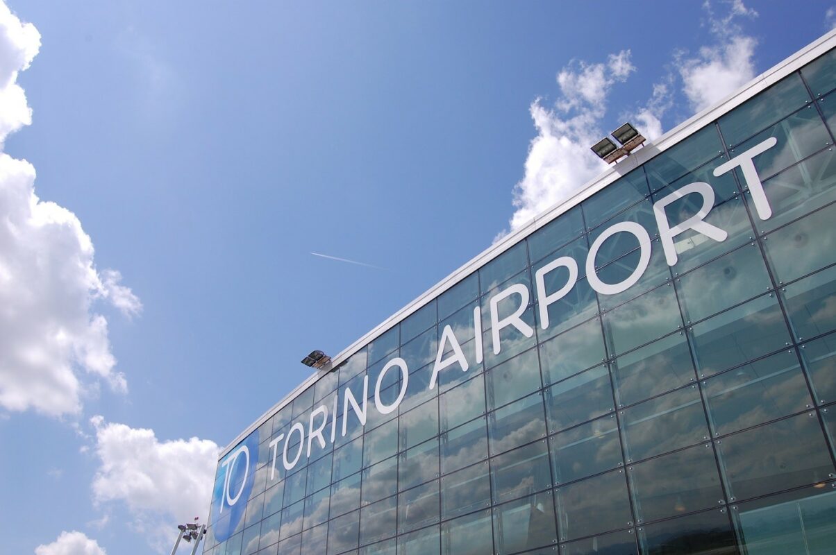 airport accreditation carbone