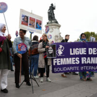 Iran : La contestation s’étend, le régime hésite entre dialogue et répression