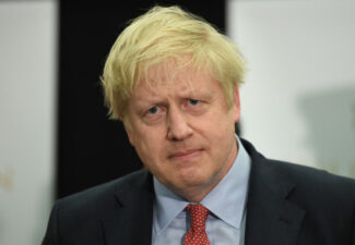 L’ex-gouvernement de Boris Johnson mis en cause dans un rapport accablant sur la gestion du Covid-19