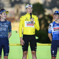 Tour de France : Tadej Pogacar signe un doublé avec le Giro et égale record d’Eddy Merckx