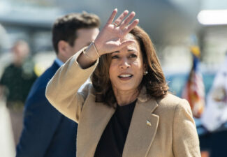 Cinq interviews en deux jours : la candidate démocrate Kamala Harris fait son show… à raison ?  