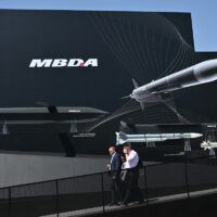 Système de défense aérienne : la Belgique n’a pas encore choisi entre le duo européen MBDA-Thales et l’américain Raytheon