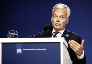 Soupçonné de blanchiment d’argent, Didier Reynders conteste la qualification pénale des faits