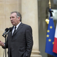 France : François Bayrou fait enfin son entrée à Matignon comme Premier ministre