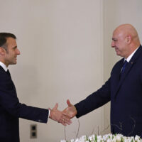 Emmanuel Macron au Liban : soutien à une nation en crise et espoirs de stabilité régionale