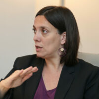 Accusée de harcèlement moral par d’anciennes collaboratrices, la ministre-présidente, Elisabeth Degryse, riposte