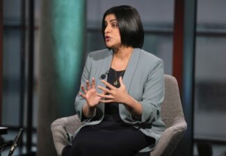 Face à la poussée de l’extrême droite, Londres durcit radicalement sa politique d’asile