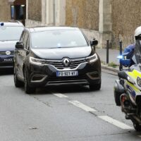 Libéré après 20 jours de prison, l’ancien président Nicolas Sarkozy réagit : « la fin de l’histoire reste à écrire »