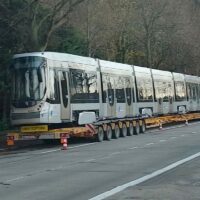 Le premier nouveau tram long de la Stib a été livré lundi soir, mais avec 3 ans de retard