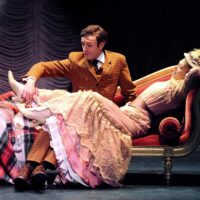 Victime d’un implant défectueux et souffrant le martyre, le comédien français Arnaud Denis demande l’euthanasie en Belgique