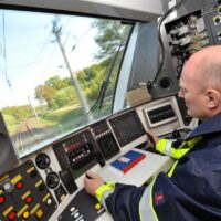 Le conducteur de train mis à la pension forcée à 46 ans réclame 2 millions d’euros à la SNCB